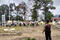 Warga demo kantor camat sungai bengkal 