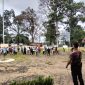 Warga demo kantor camat sungai bengkal 
