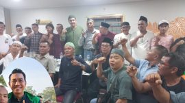 Foto bersama wartawan Merangin dikomandoi mantan wakil bupati Merangin nilwan Yahya saat berbuka bersama 
