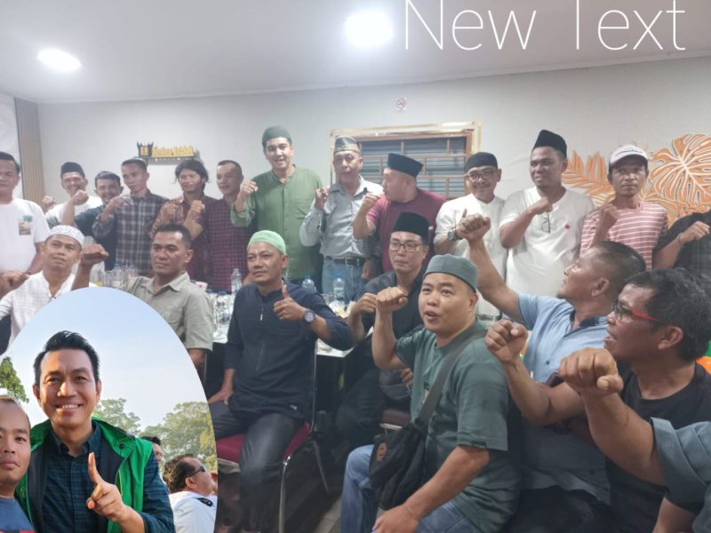 Foto bersama wartawan Merangin dikomandoi mantan wakil bupati Merangin nilwan Yahya saat berbuka bersama 