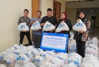 Bank BRI Bangkalan menyalurkan ribuan paket sembako