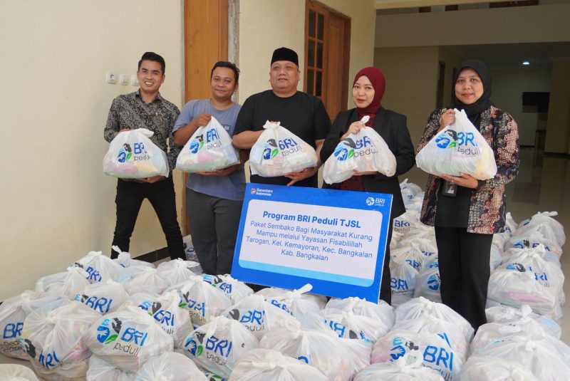 Bank BRI Bangkalan menyalurkan ribuan paket sembako