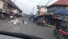 Tumpukan sampah Pasar Rantau Panjang Kecamatan Tabir