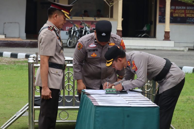 Serah terima jabatan 