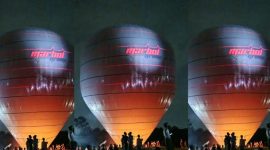 Balon Udara bertuliskan 