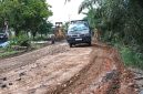 Tak kunjung diperbaiki jalan di tabir masyarakat terpaksa swadaya masyarakat 
