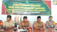 Arsan kembali menjabat Kepala Desa Kangayan, Sumenep, usai menjalani hukuman 8 bulan kasus ijazah. Keputusan ini memicu polemik dan pertanyaan publik soal legitimasi kepemimpinannya.