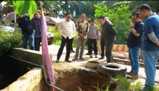 Bupati Merangin pantau jalan rusak parah