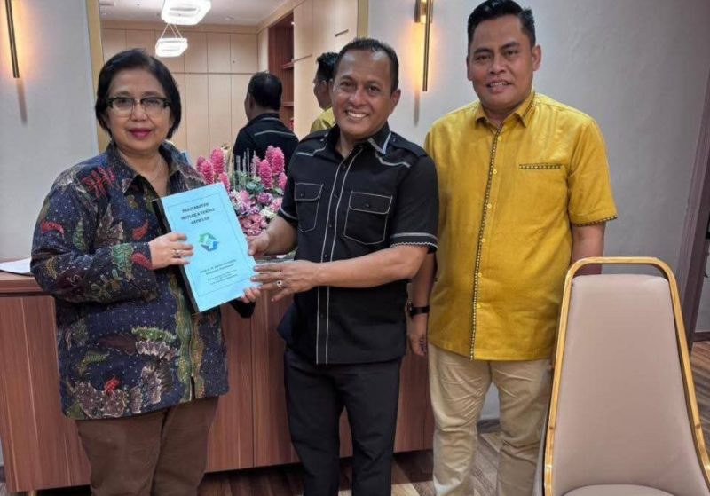 Wakil Bupati Pamekasan, Sukriyanto, didampingi Ketua Komisi IV DPRD Pamekasan Rasyid Fansori saat melakukan kunjungan ke Komisi IX DPR RI untuk memperjuangkan layanan Cathlab dan penambahan kuota BPJS Kesehatan bagi masyarakat.