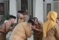 Bupati, Wabup hingga Sekda Pamekasan saat menerima tamu halal bihalal di Mandhapa Aghung Ronggosukowati Pamekasan, 30/03/2026.